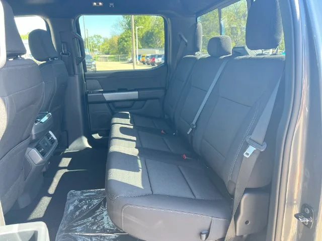 New 2026 Carbonized Gray Metallic Ford XLT image 33