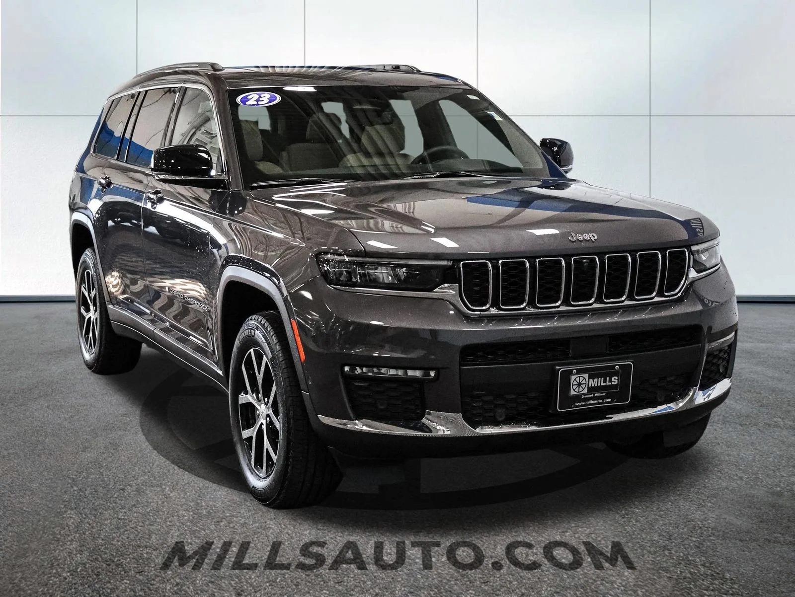 Used 2023 Gray Jeep Limited 4x4 image 12
