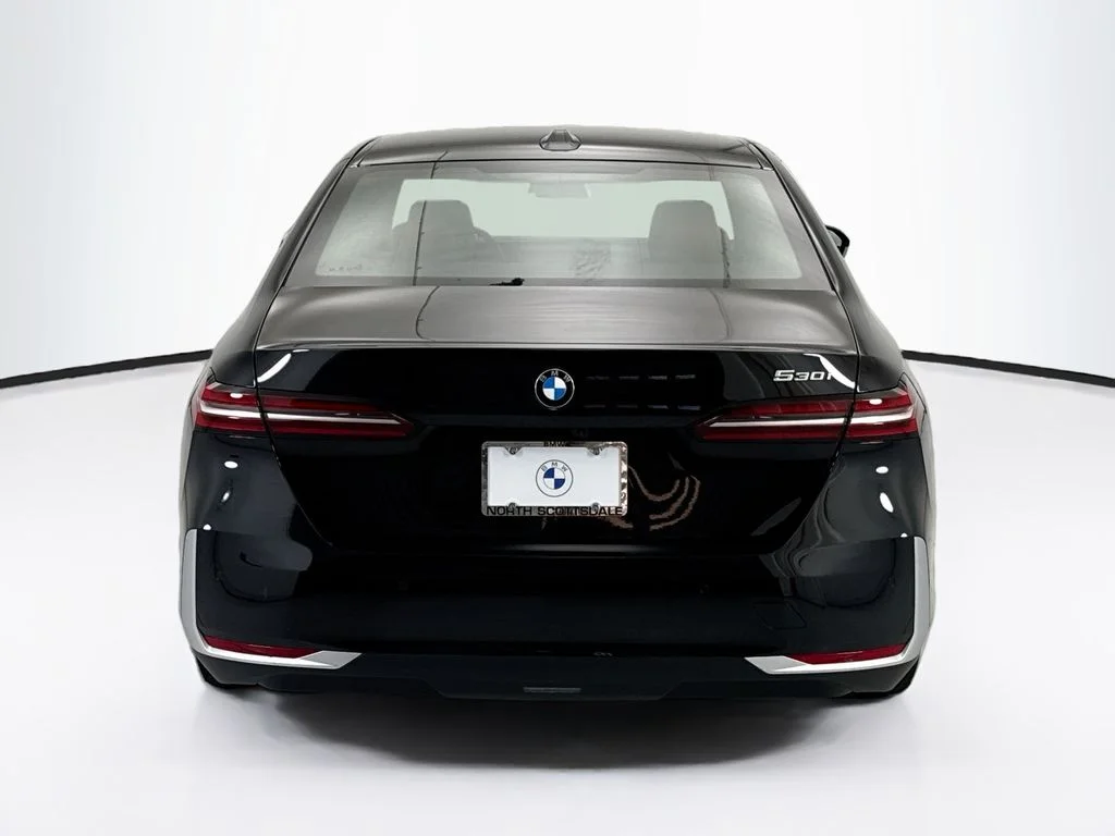 New 2027 Dk. BMW 530i image 6