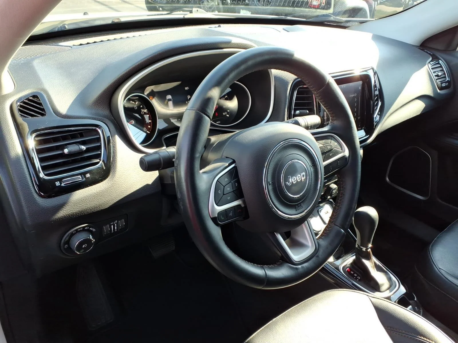Used 2018 White Clearcoat Jeep Limited image 8