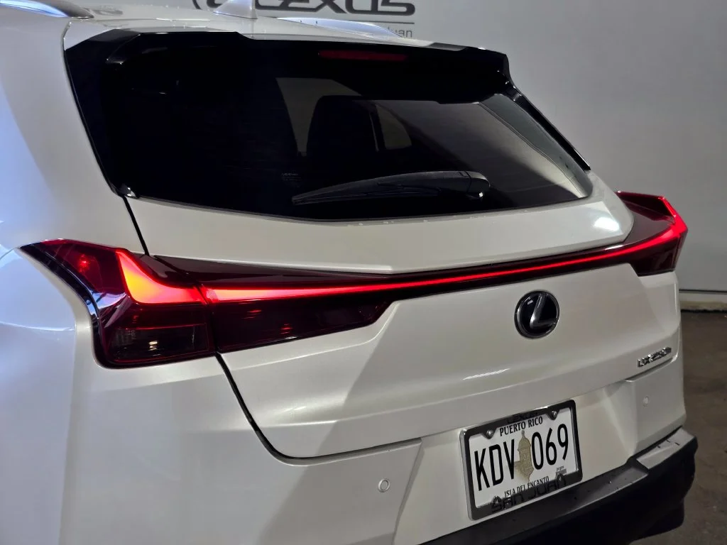 Used 2023 White Lexus 250h Base image 10