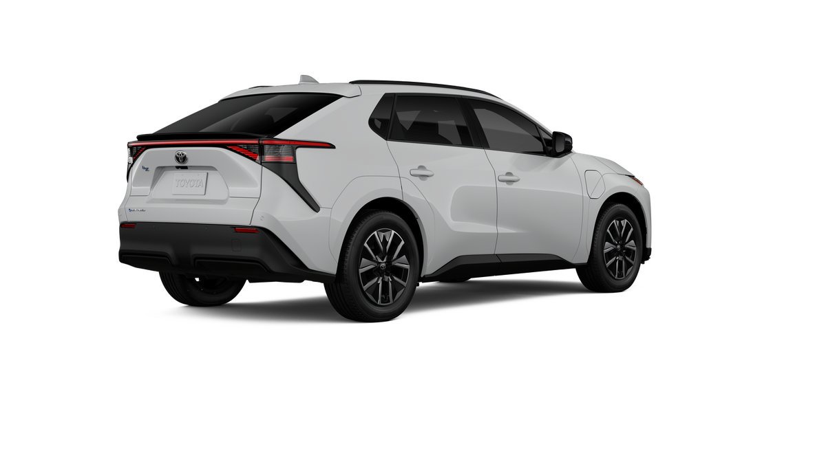 New 2026 WINDCHILL PEARL Toyota XLE image 32
