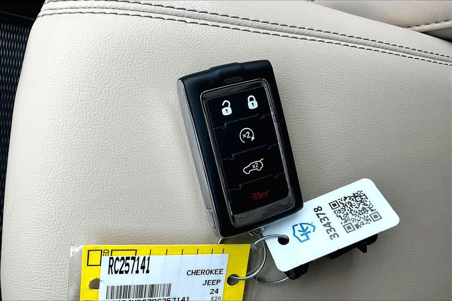 Used 2024 Silver Zynith Jeep  image 15