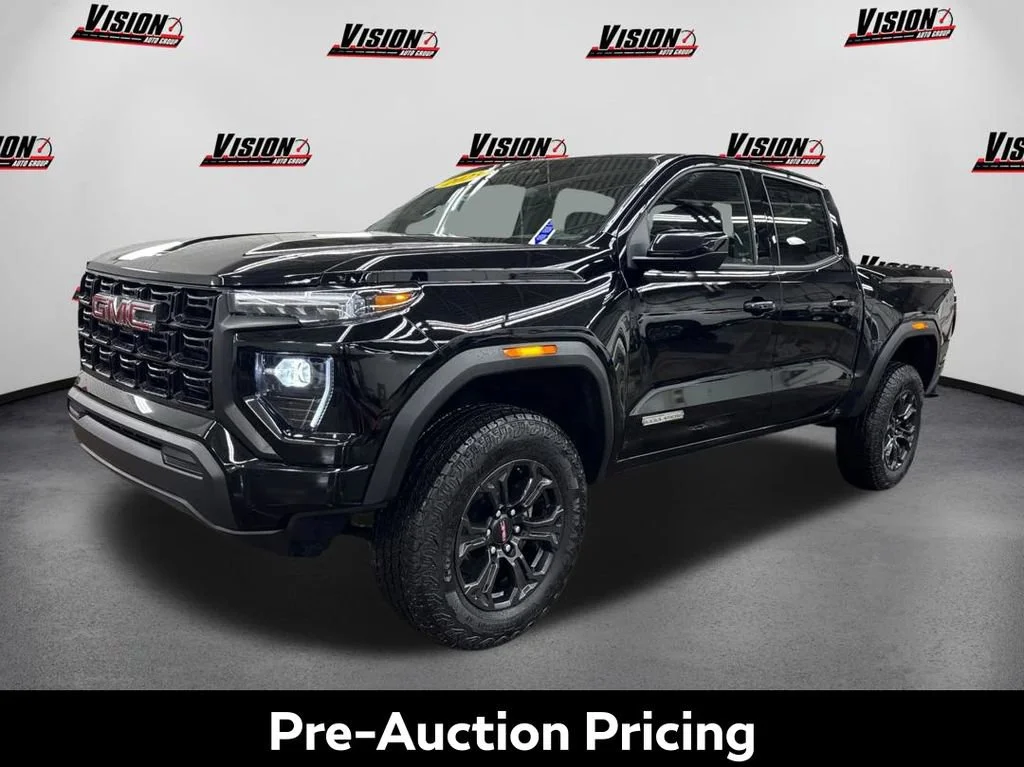 2025 GMC Canyon Elevation 4WD Crew Cab Short Box's photo