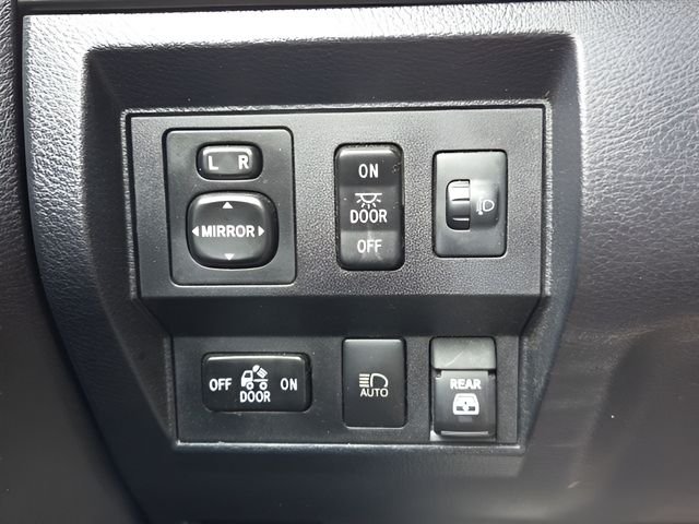 Used 2020 Gray Toyota SR5 image 17