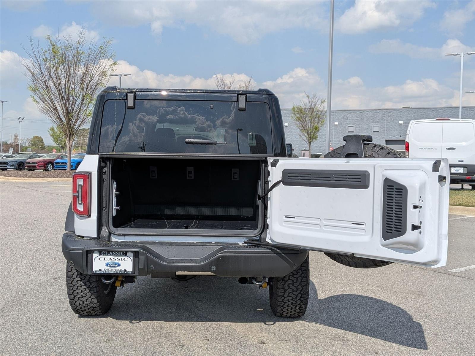 New 2025 Oxford White Ford Badlands® image 30