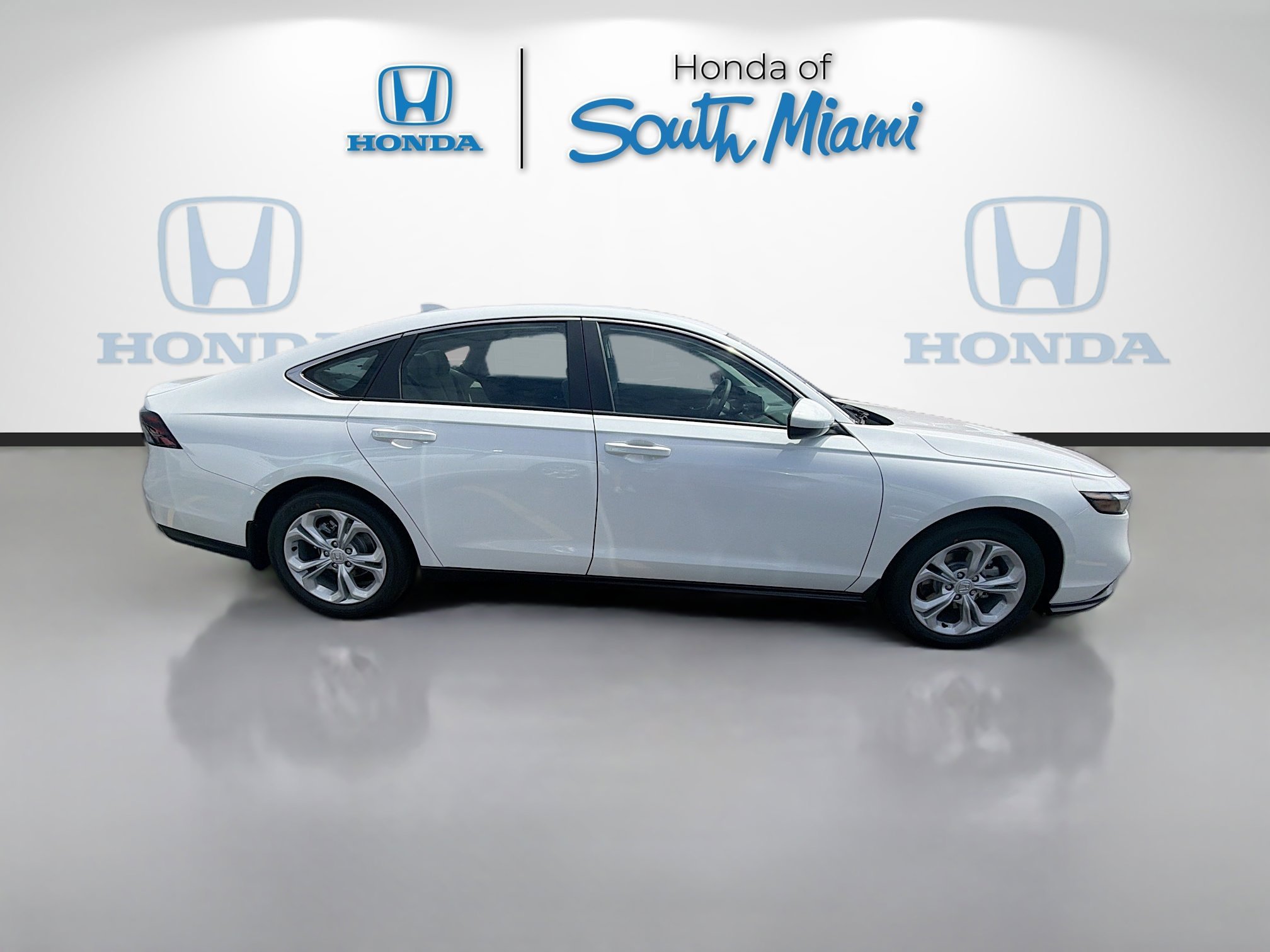 New 2026 Platinum White Pearl Honda LX image 8