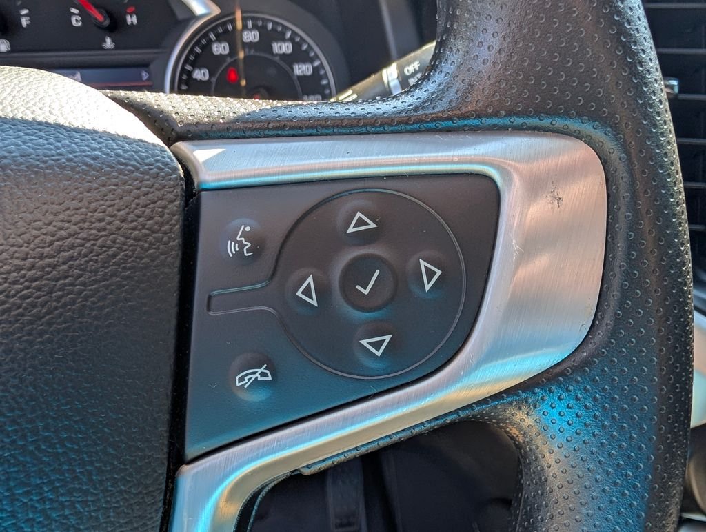 Used 2022 White GMC SLE image 10