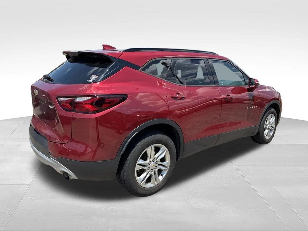 Used 2019 Red Chevrolet Base image 5