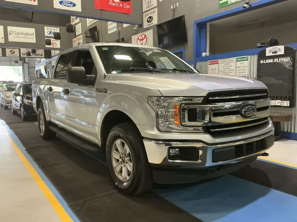 Used 2018 Silver Ford XLT image 2