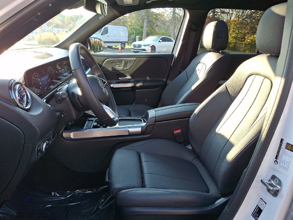 Used 2026 White Mercedes-Benz GLB 250 image 13