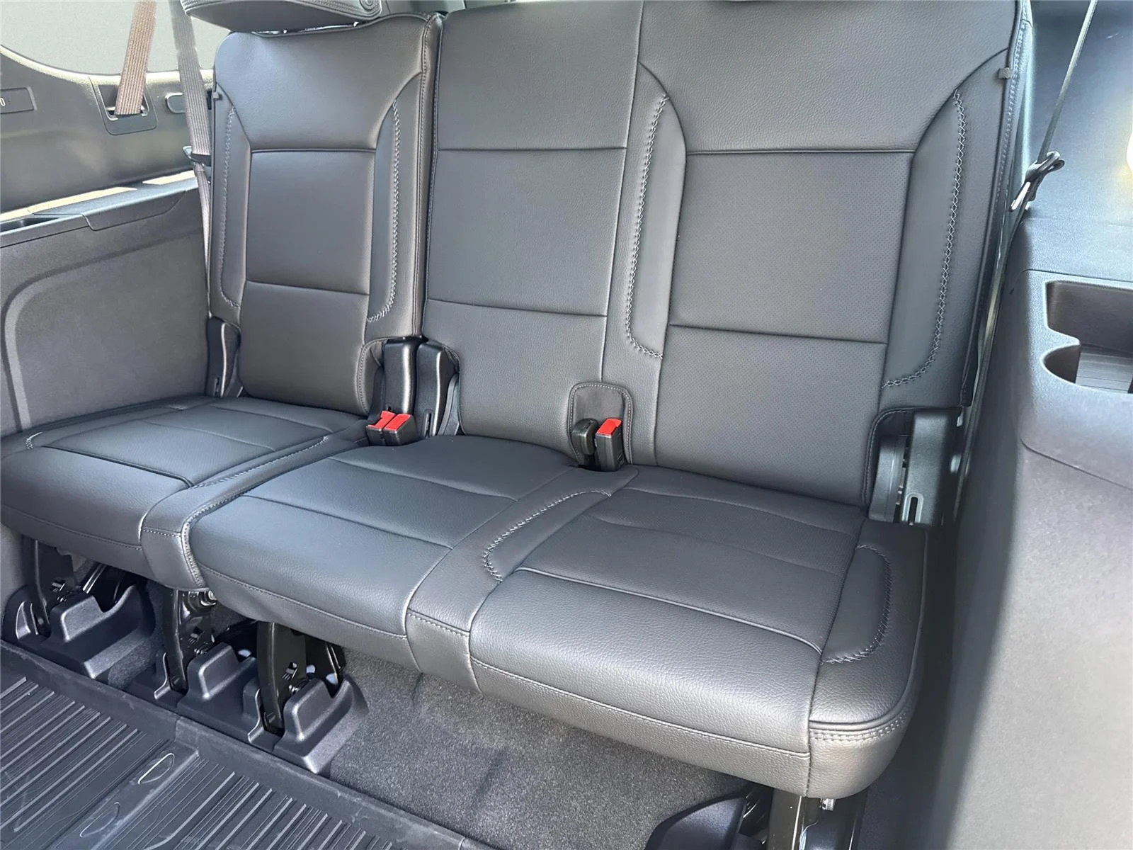 2026 GMC Yukon XL Denali - Photo 17
