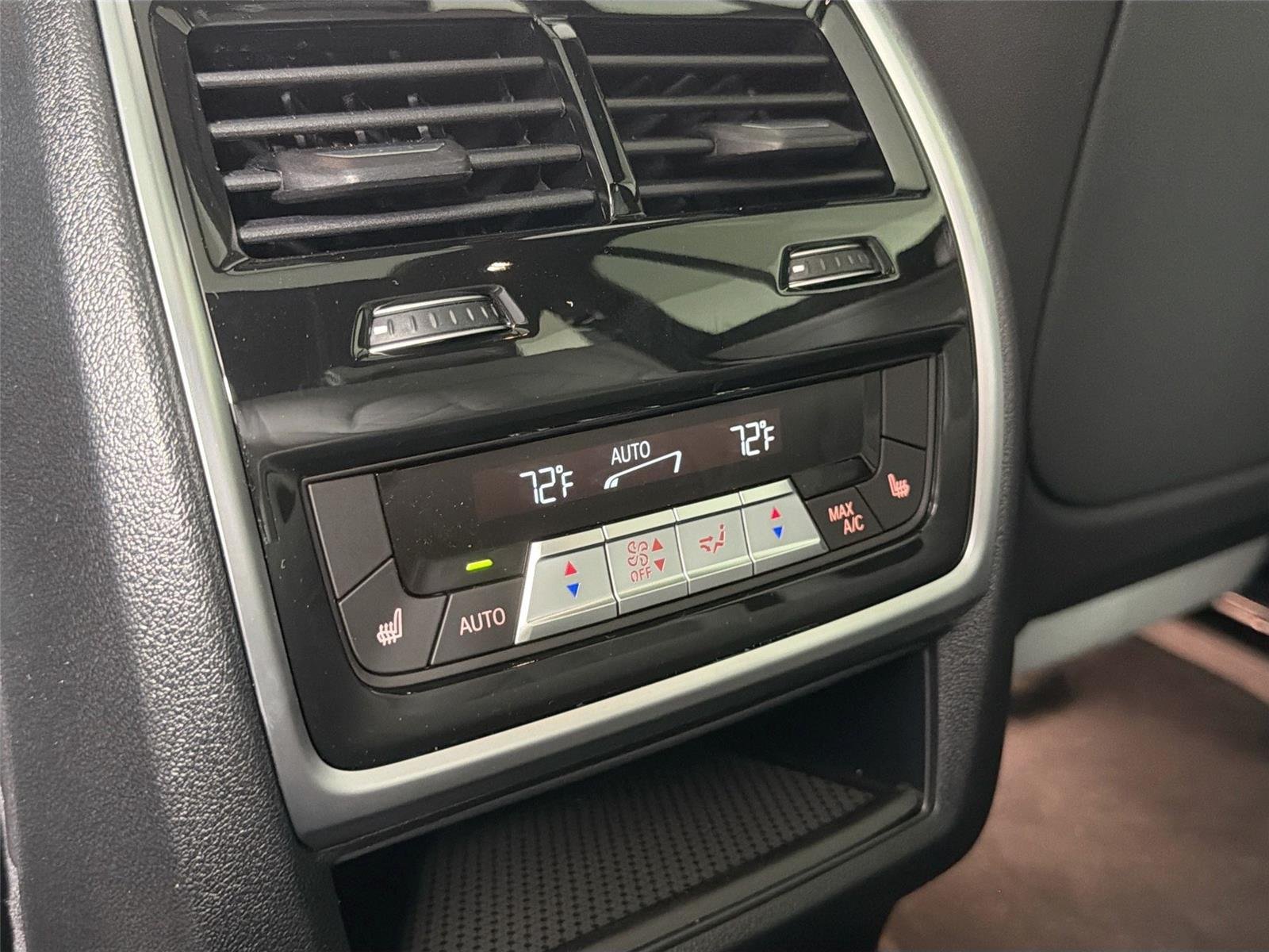 New 2026 Black Sapphire Metallic BMW xDrive40i image 24