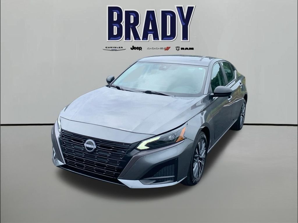 Used 2026 Gray Nissan 2.5 SV image 3