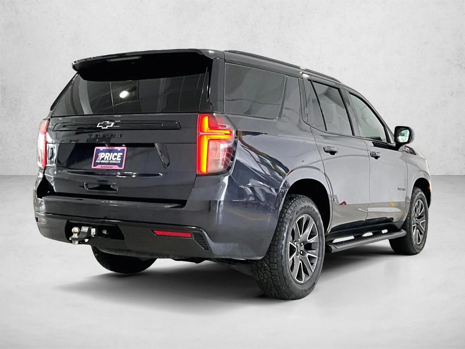 Used 2023 Dark Ash Metallic Chevrolet Z71 image 2