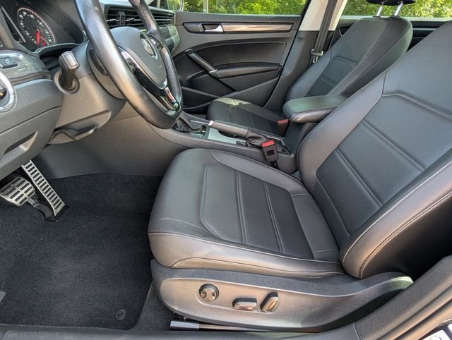 Used 2020  Volkswagen 2.0T R-Line image 18