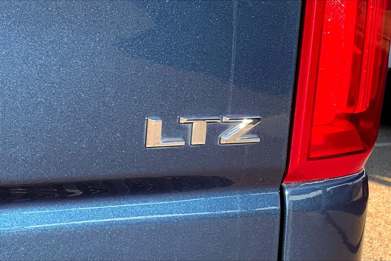 Used 2022 Northsky Blue Metallic Chevrolet LTZ image 10