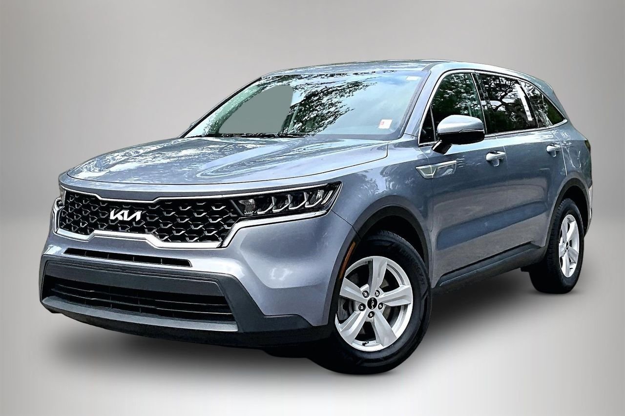 2022 Kia Sorento LX AT's photo