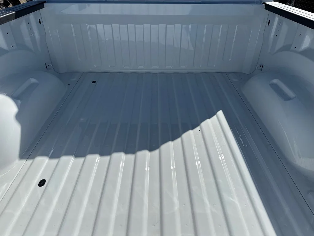 New 2026 Bright White Clear-Coat Exterior Paint RAM Big Horn/Lone Star image 11