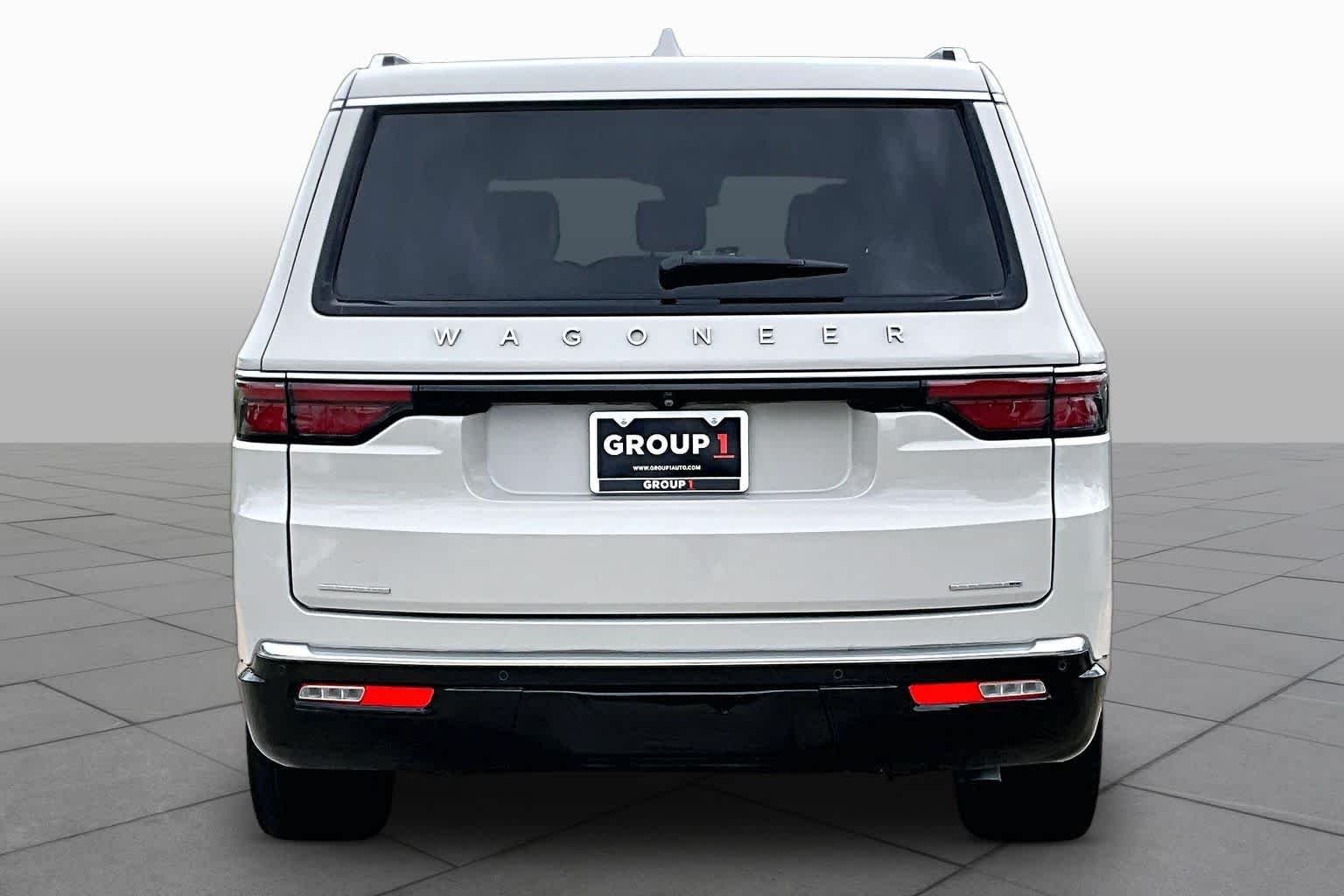 Used 2022 Luxury White Pearlcoat Jeep Series II image 5