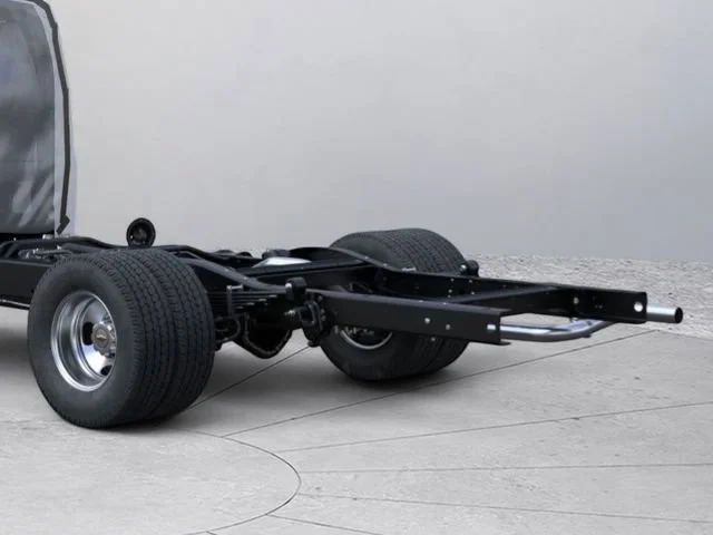 New 2025 Summit White Chevrolet 1WT image 11