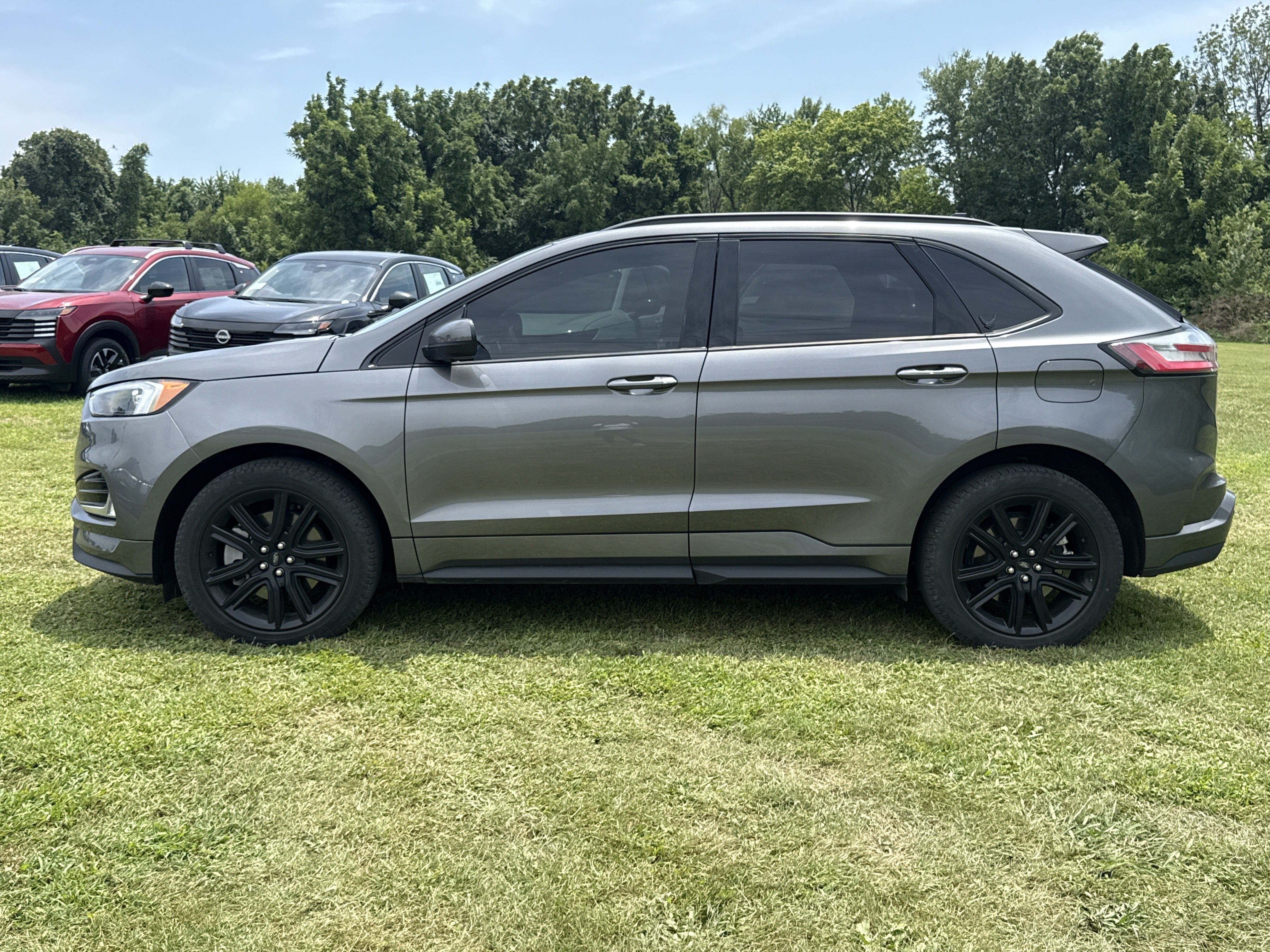 Used 2024  Ford  image 3