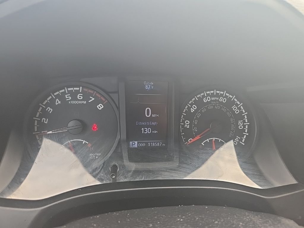 Used 2018 Gray Toyota SR image 9