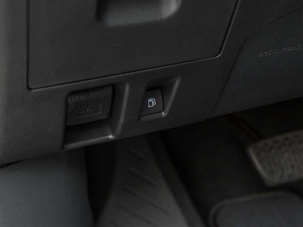 Used 2020 White Toyota XLE image 23