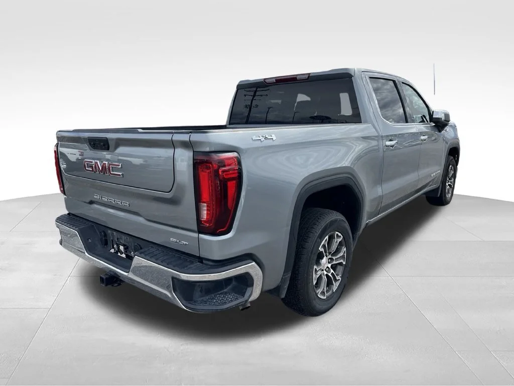 Used 2025 Sterling Metallic GMC SLT image 5