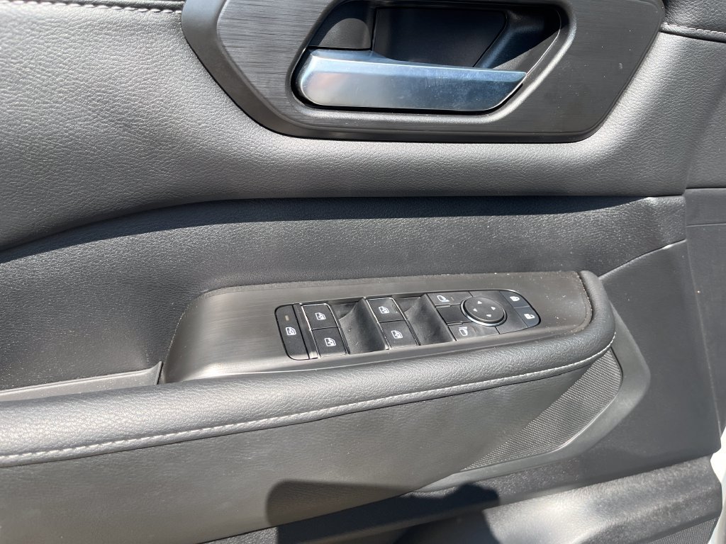 Used 2025 White Nissan SV image 10