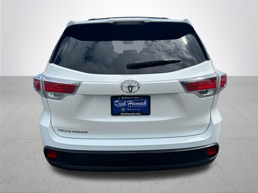 Used 2016 White Toyota LE image 8