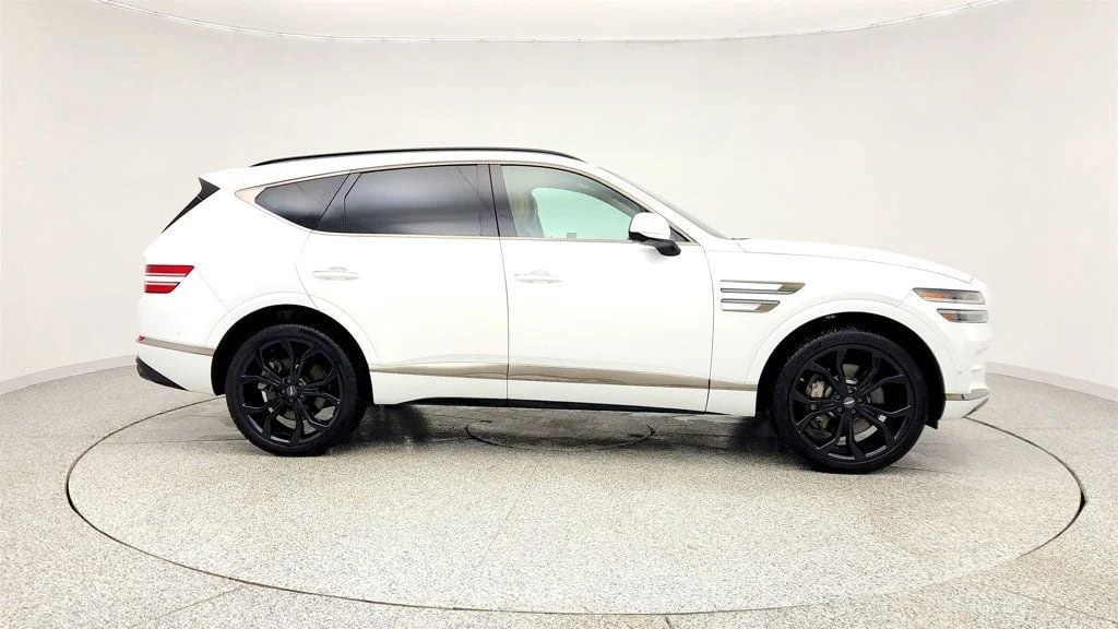Used 2024 Matterhorn White Genesis 3.5T Prestige Signature AWD image 4