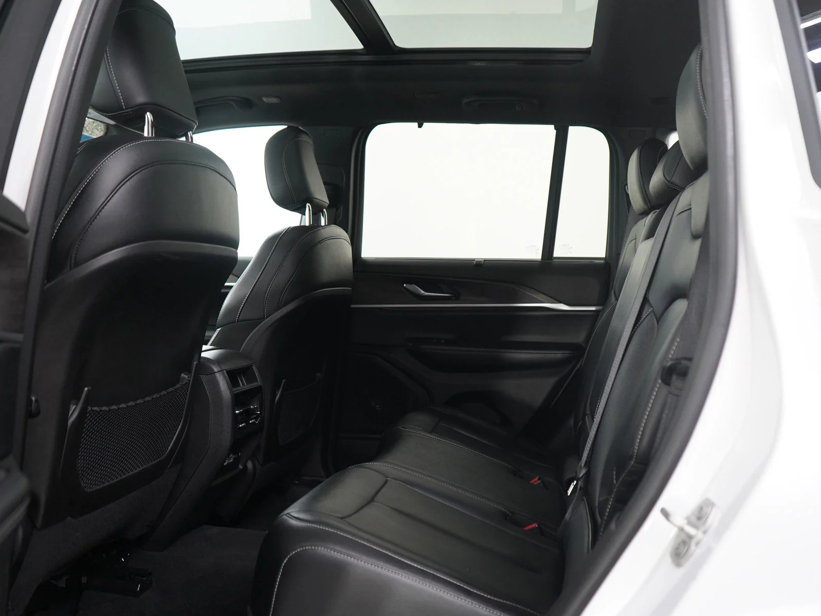 Used 2024 Bright White Clearcoat Jeep Limited image 19