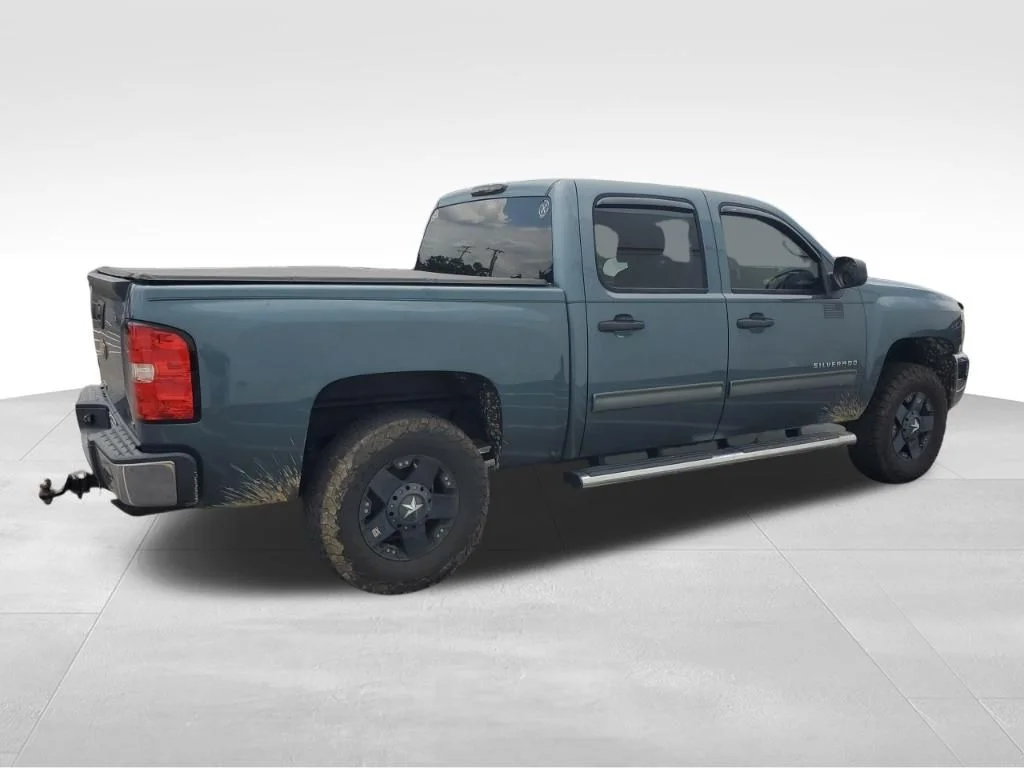 Used 2012 Gray Chevrolet LT image 7
