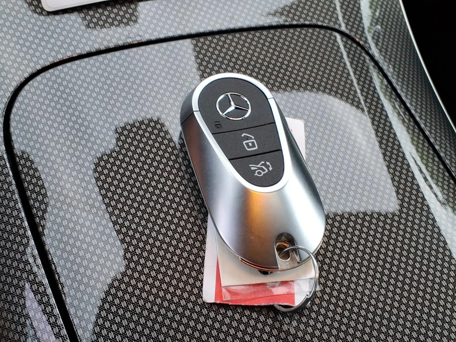 New 2026 SILVER Mercedes-Benz GLC 300 image 33