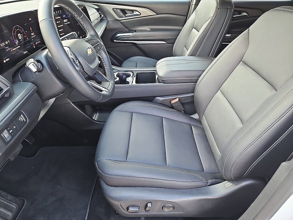 Used 2026 Summit White Chevrolet LT image 12
