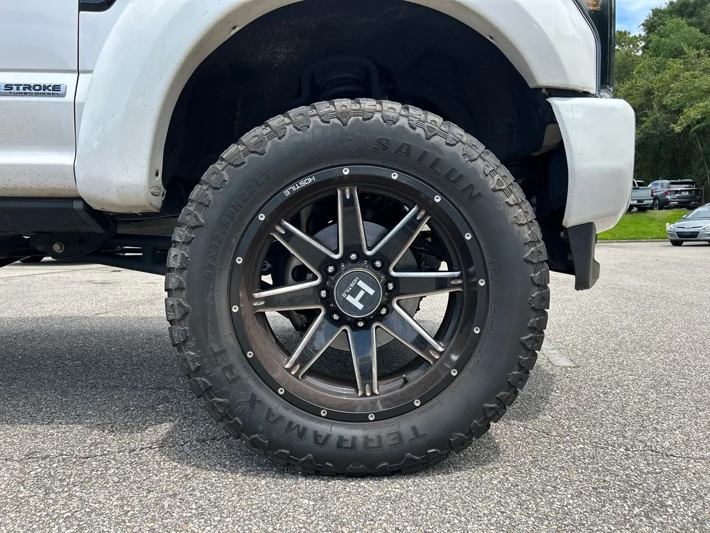 Used 2019 White Ford Lariat image 7