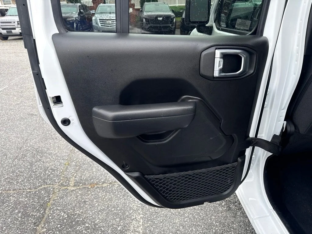 Used 2025 White Jeep Sport S image 25