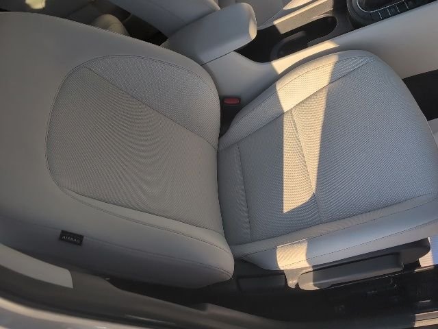 Used 2025 Gray Hyundai SEL image 10