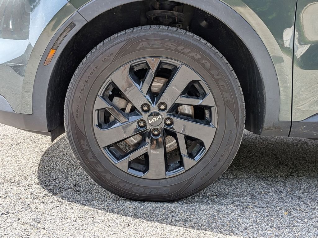 Used 2022 Green Kia S image 31
