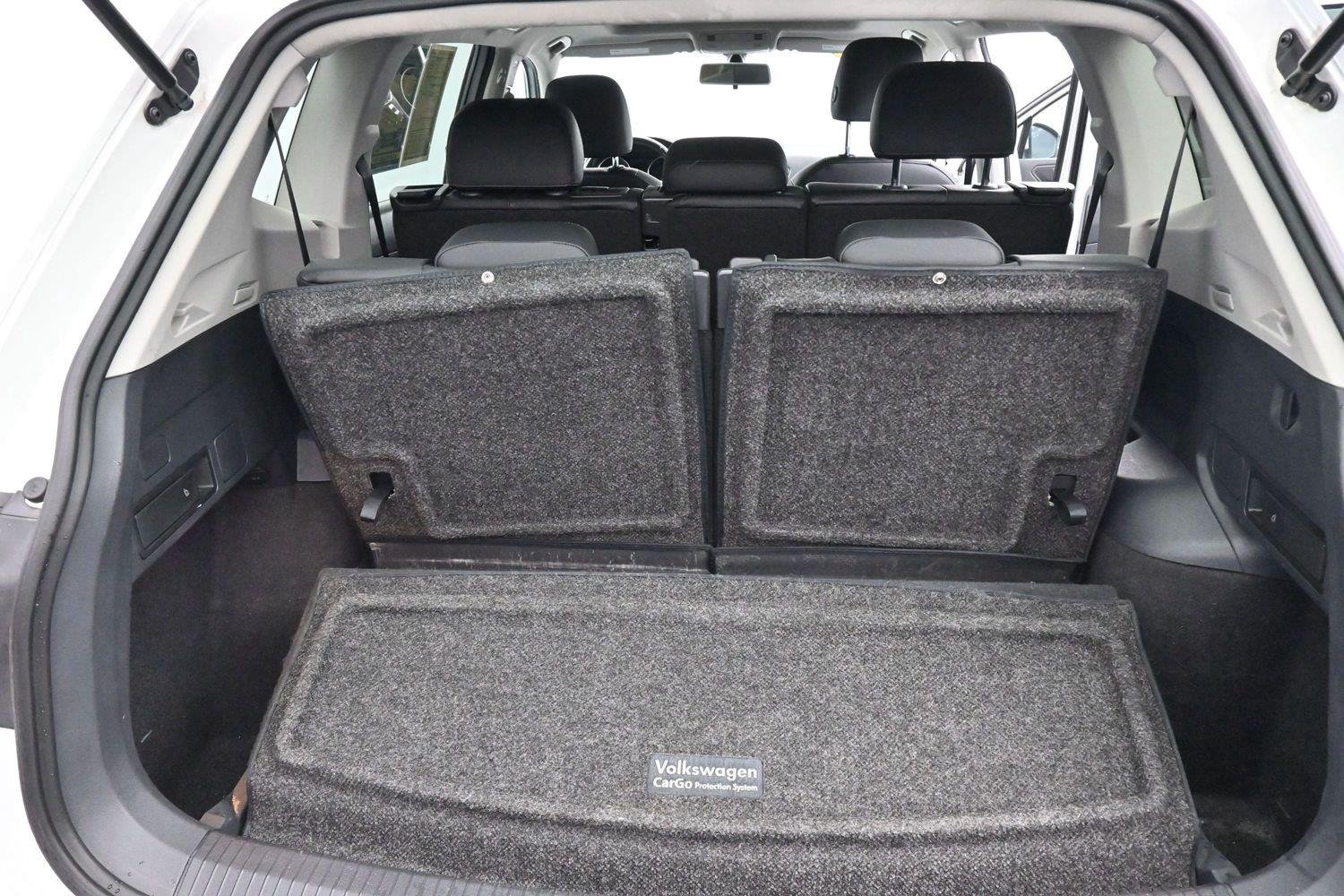Used 2019 Pure White Volkswagen SEL image 9