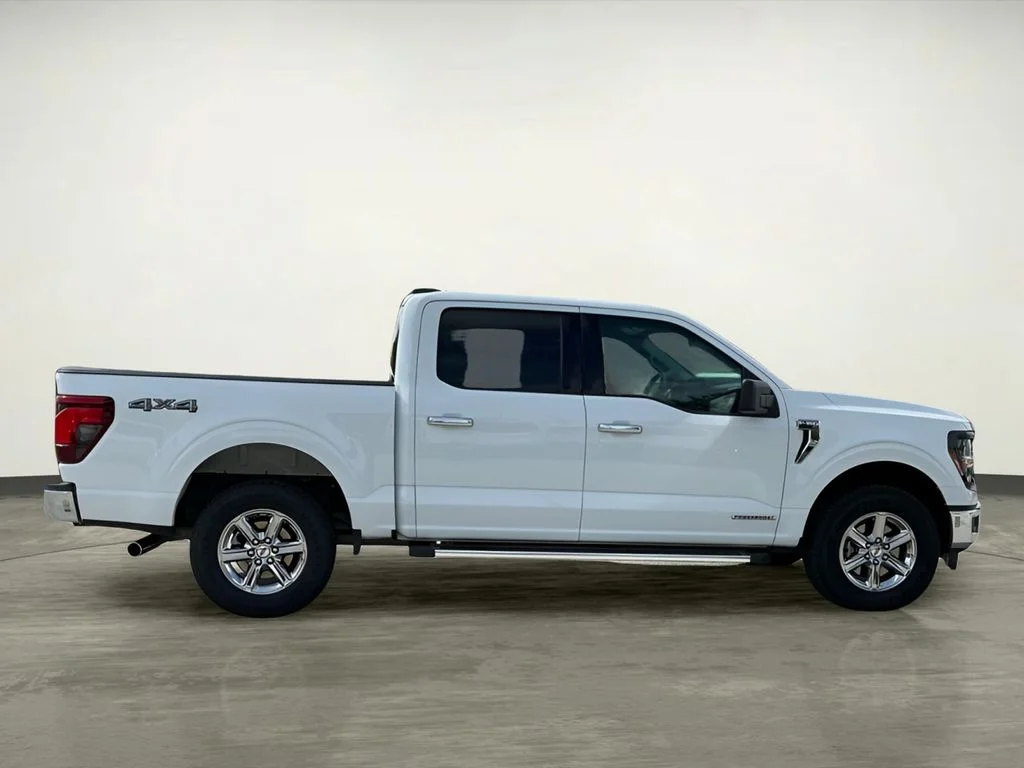 Used 2025 White Ford XLT image 8