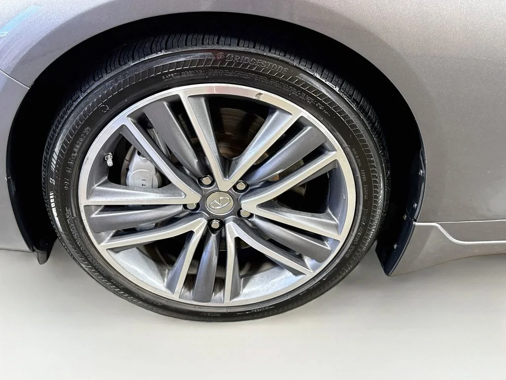Used 2015 Graphite Shadow INFINITI Sport image 41