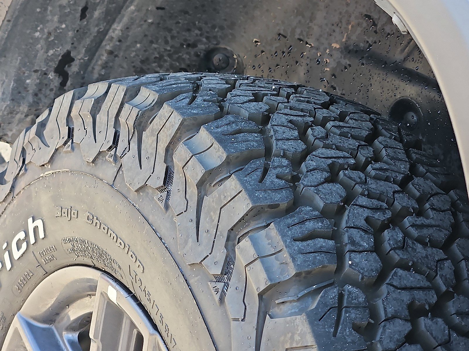 Used 2025 Fathom Blue Pearlcoat Jeep Sport S image 27