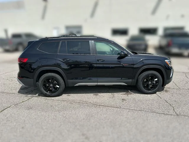 New 2026 Black Volkswagen 2.0T Peak Edition image 10
