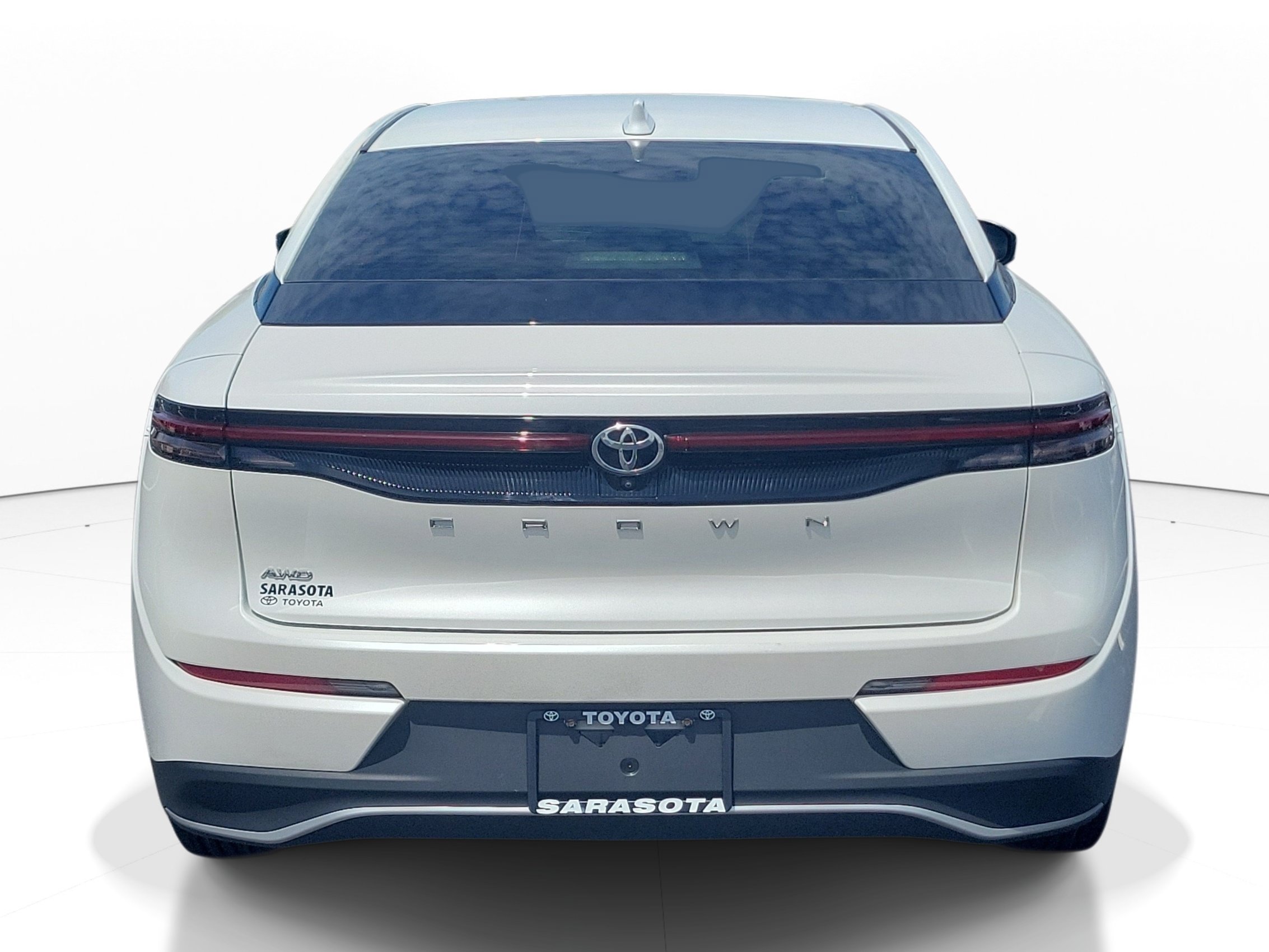 Used 2023 White Toyota XLE image 4