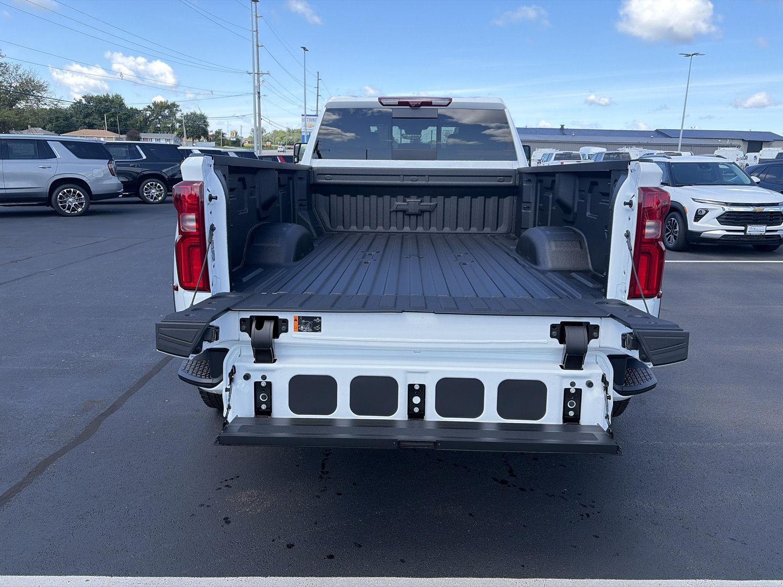 2026 Chevrolet Silverado 3500 HD High Country - Photo 11