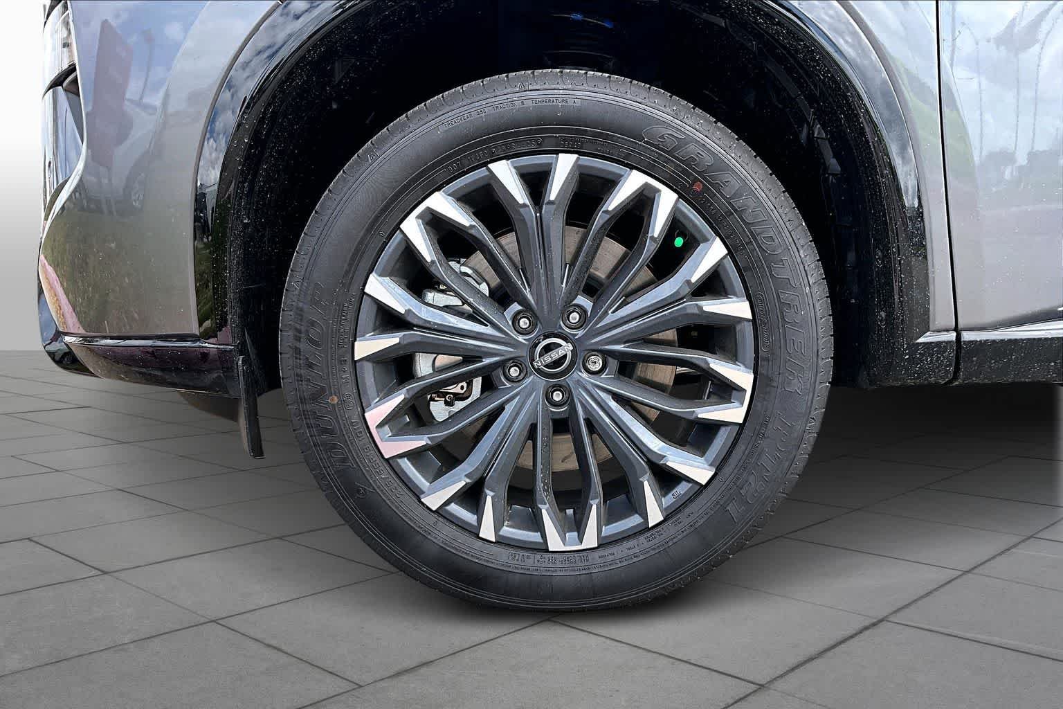 New 2026 Gun Metallic Nissan Platinum image 9