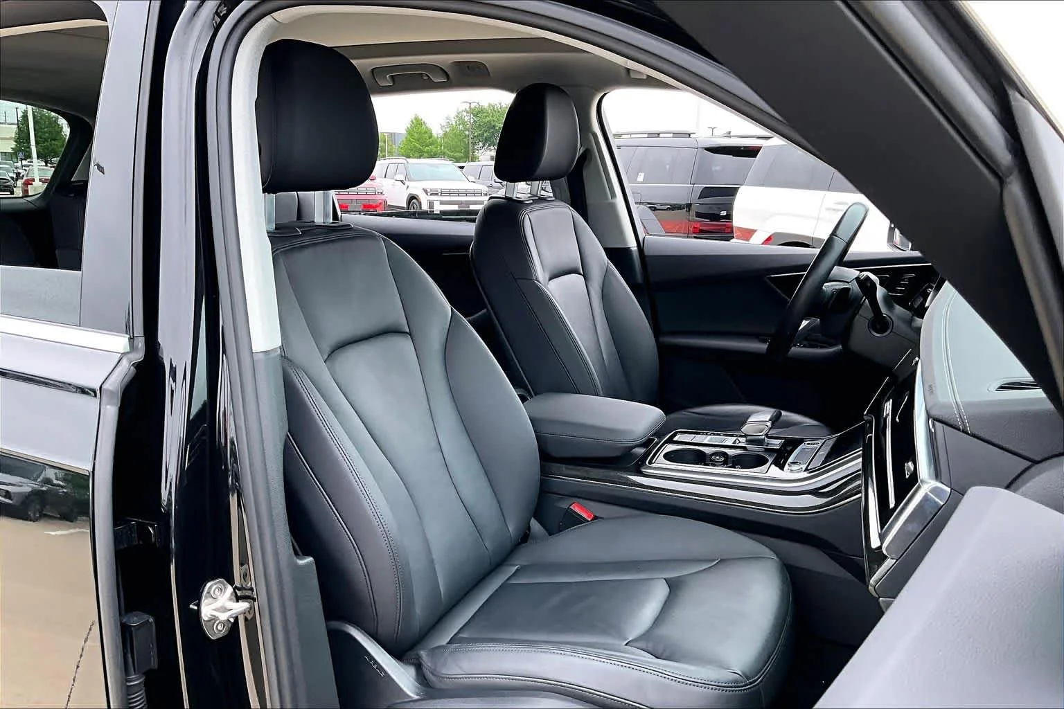 Used 2023 Mythos Black Metallic Audi Premium image 9