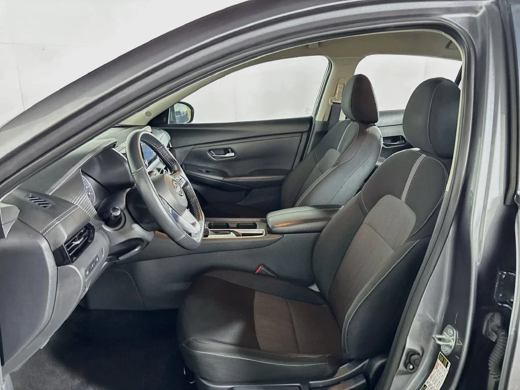 Used 2025 Gray Nissan SV image 11